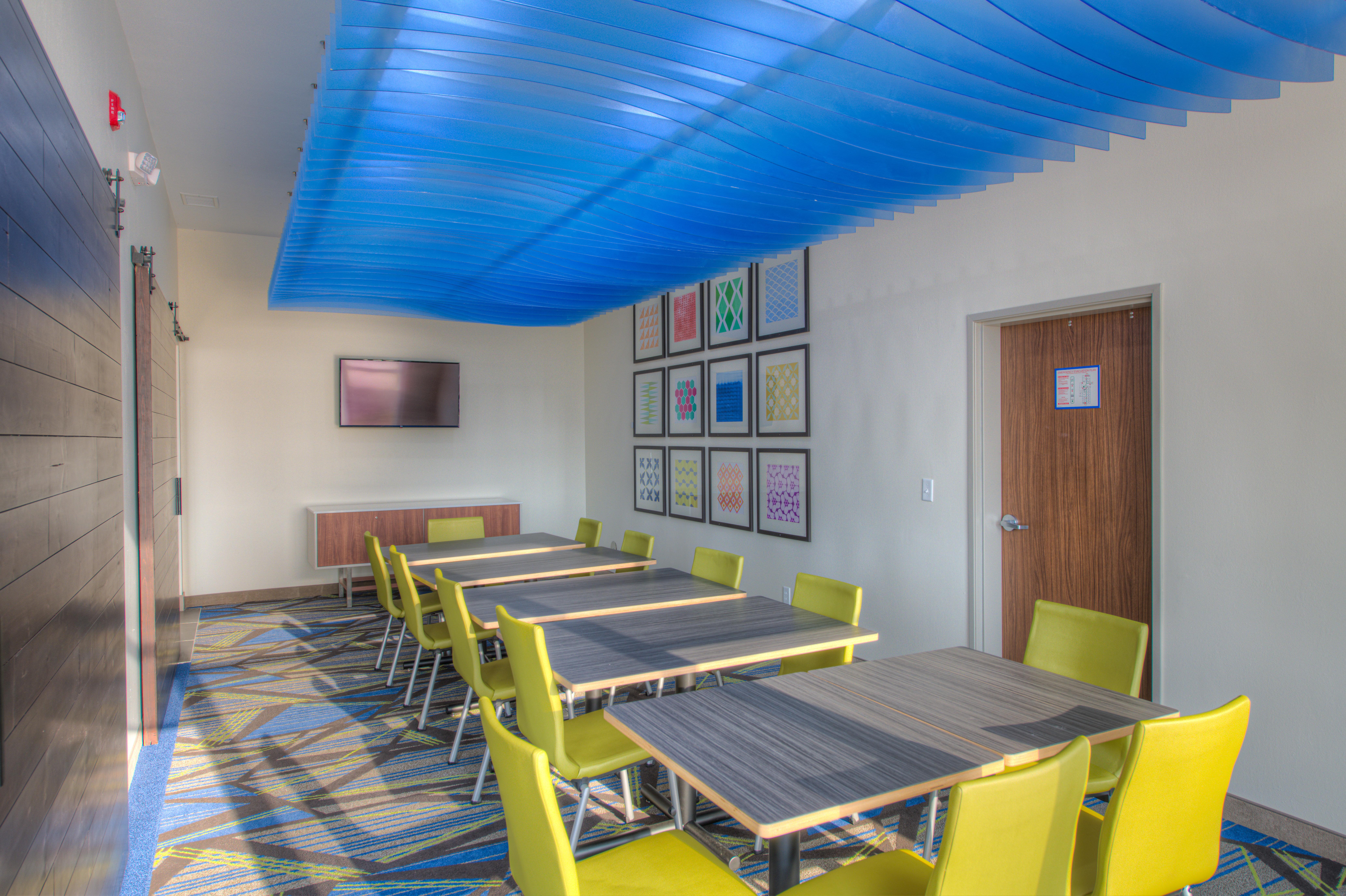 Holiday Inn Express & Suites - Remington By Ihg Esterno foto
