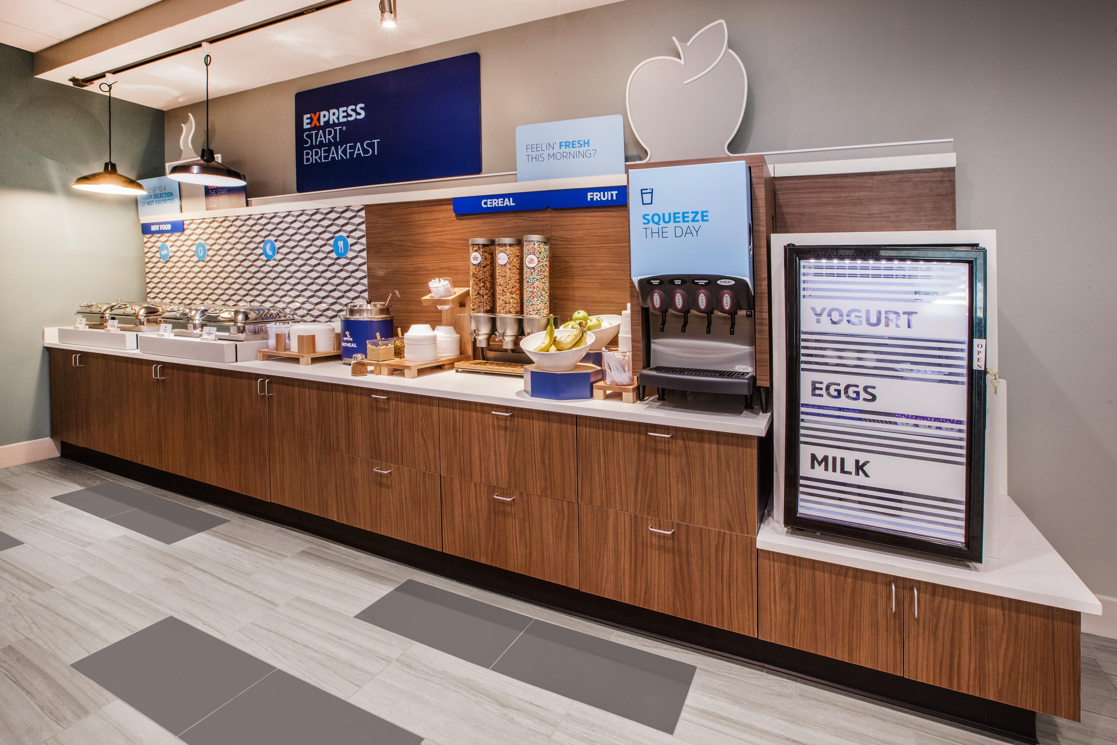 Holiday Inn Express & Suites - Remington By Ihg Esterno foto