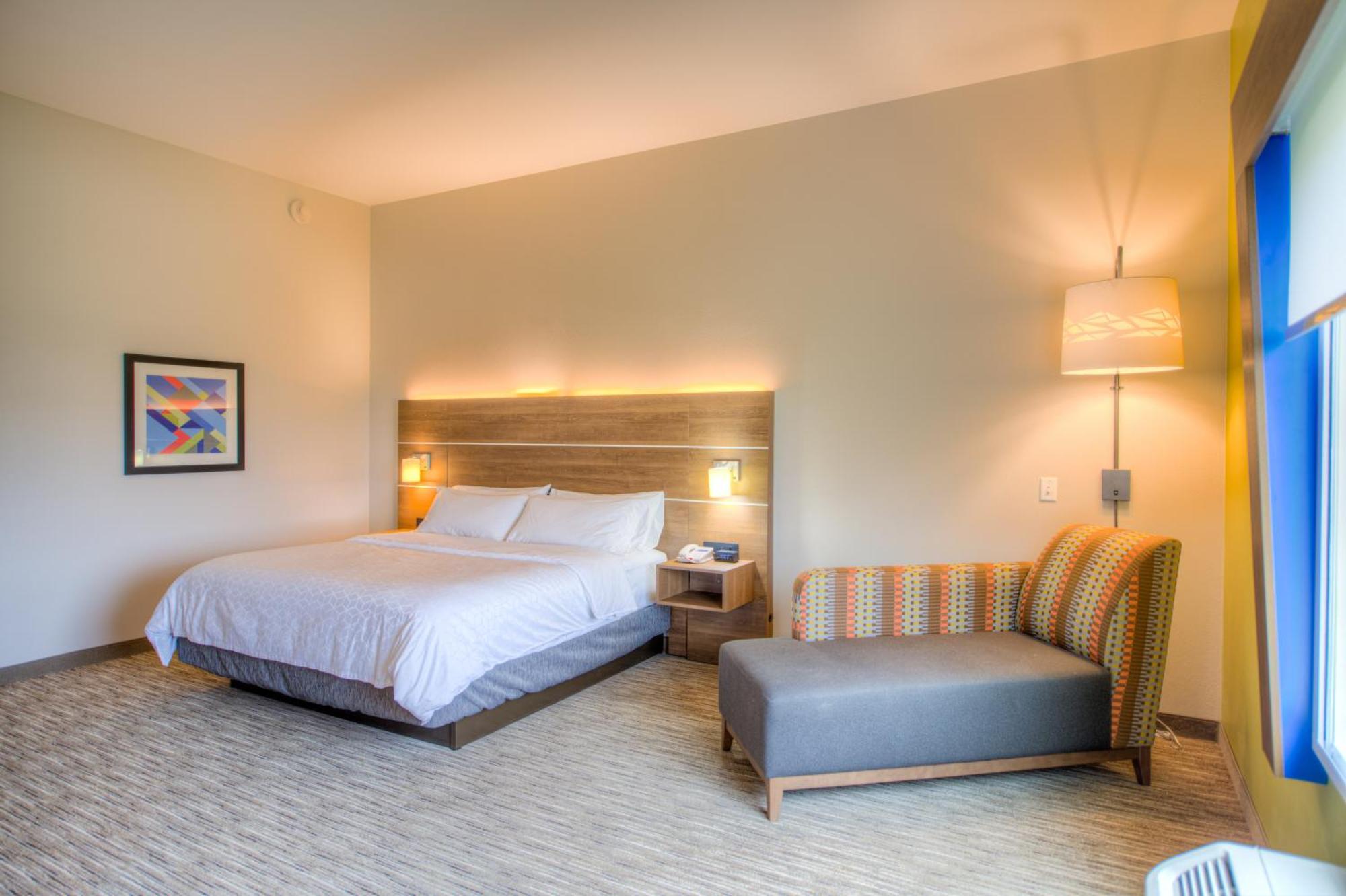 Holiday Inn Express & Suites - Remington By Ihg Esterno foto