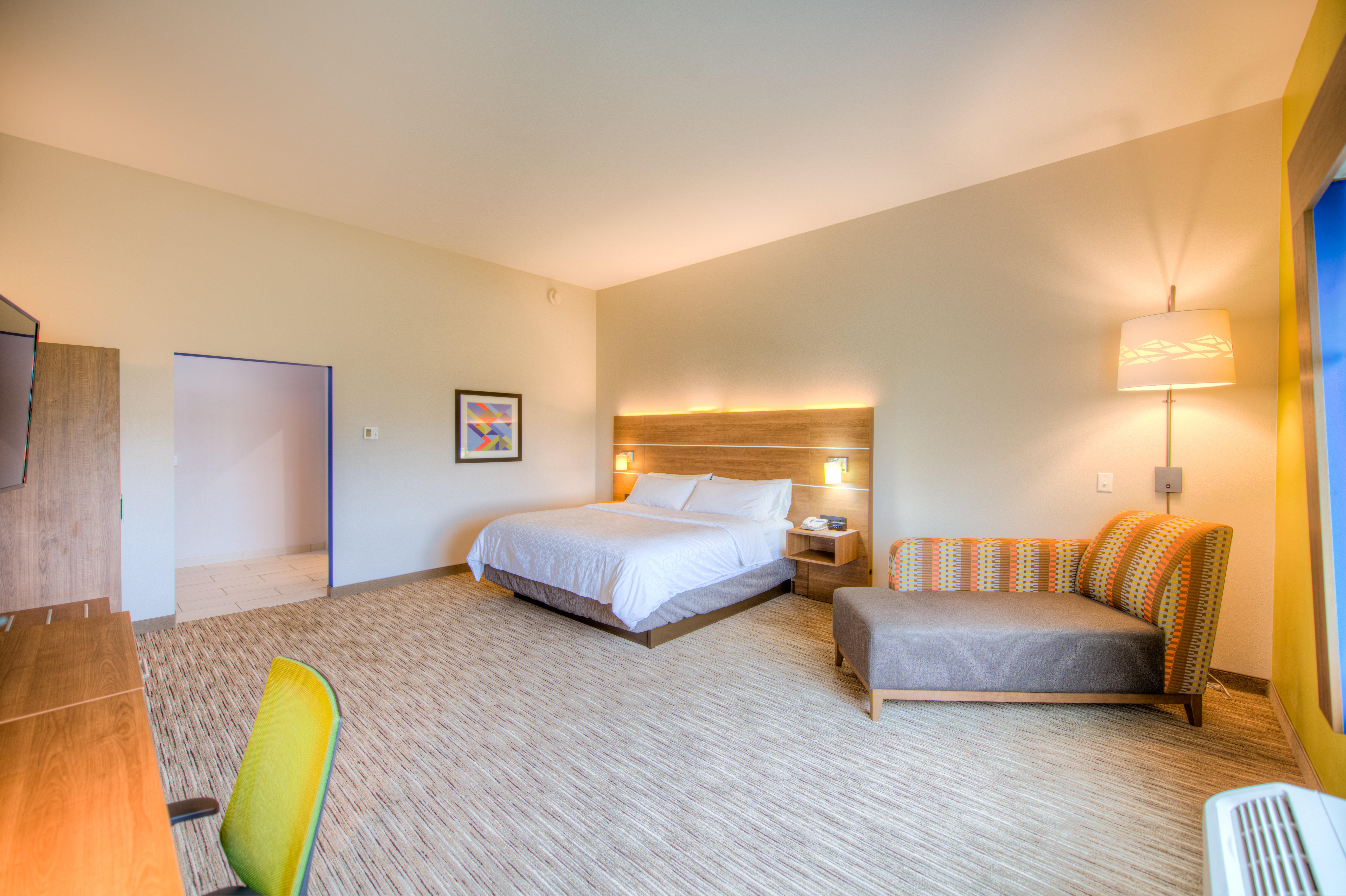Holiday Inn Express & Suites - Remington By Ihg Esterno foto