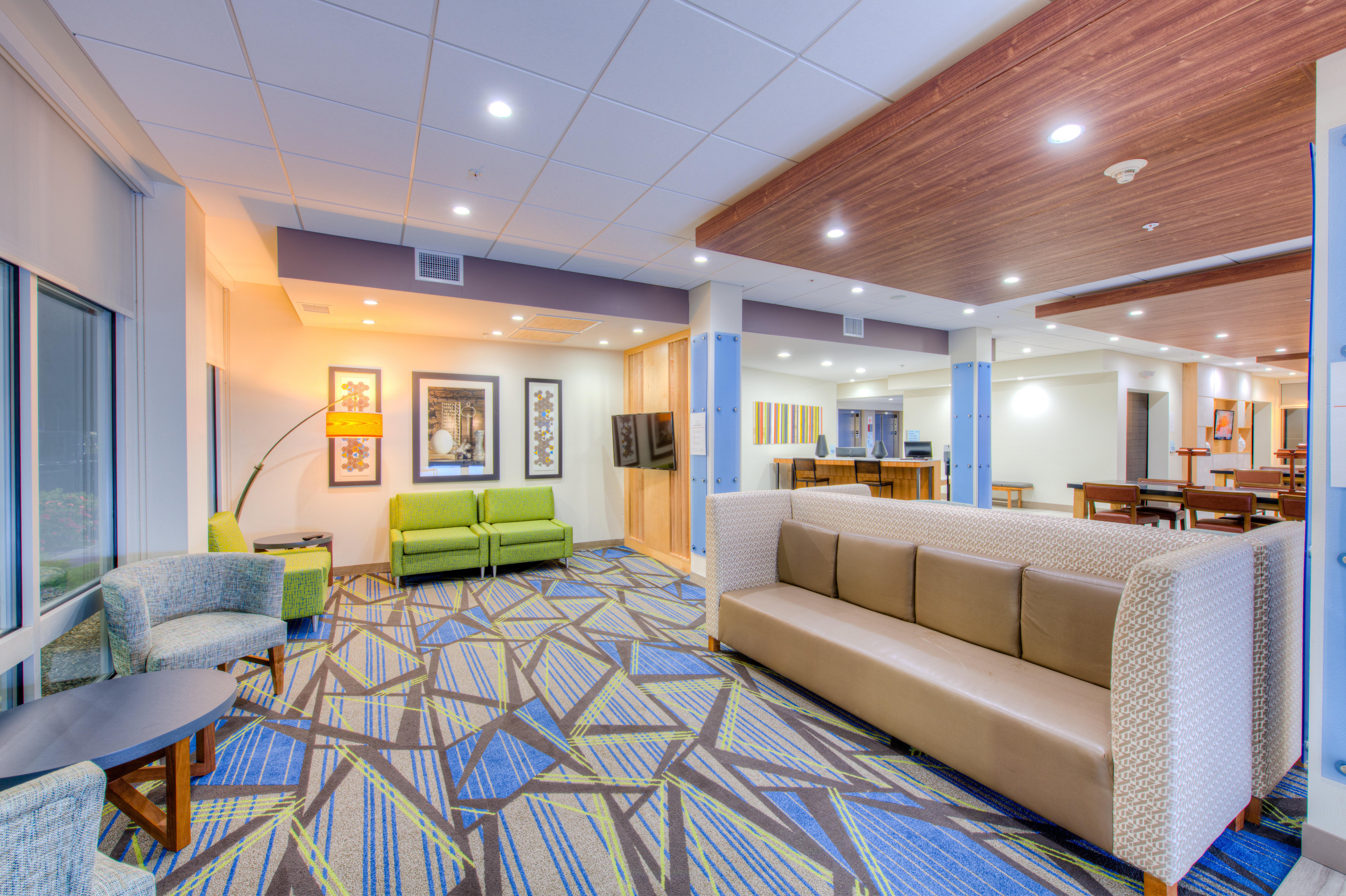 Holiday Inn Express & Suites - Remington By Ihg Esterno foto
