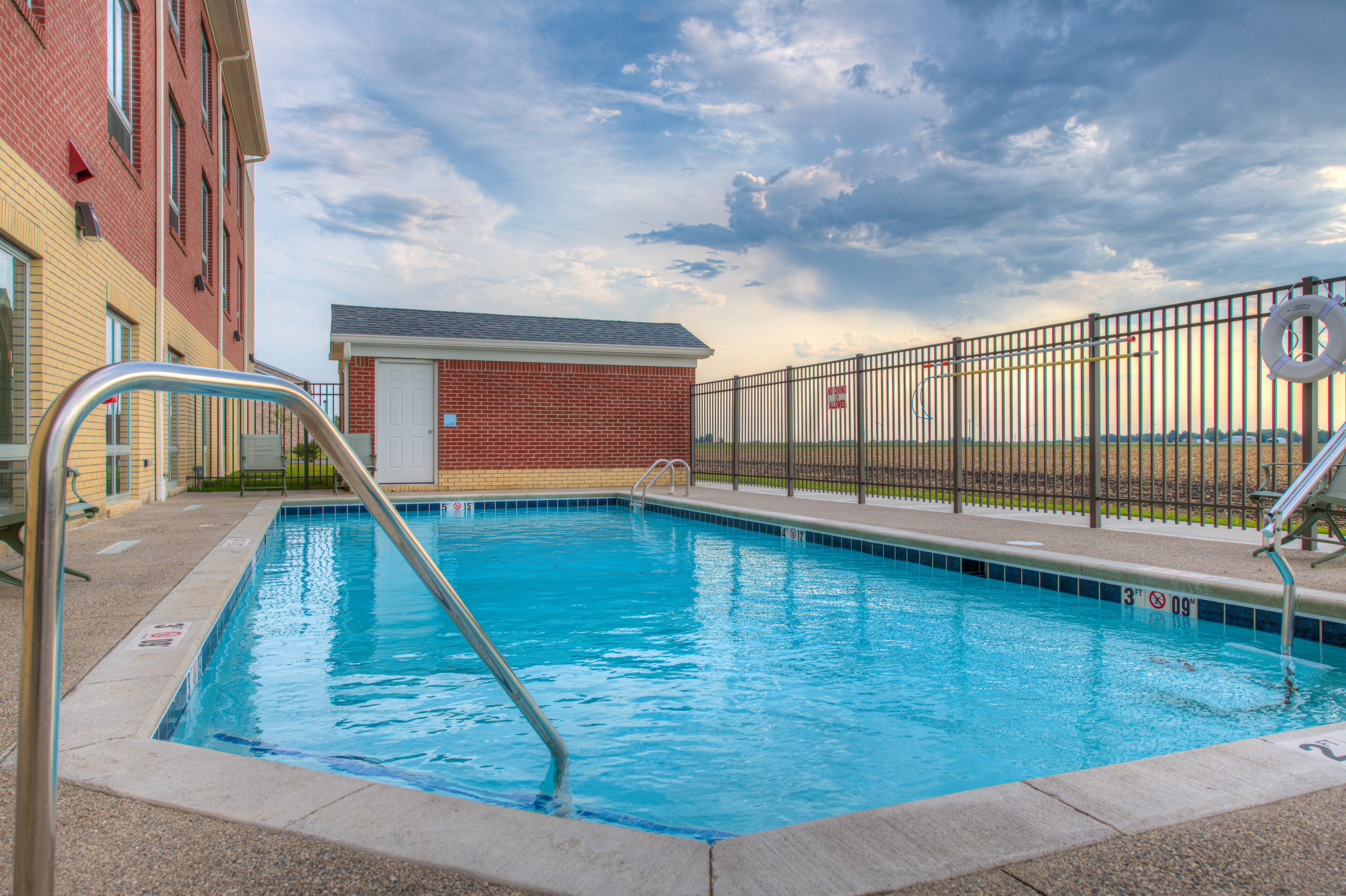 Holiday Inn Express & Suites - Remington By Ihg Esterno foto